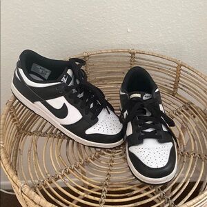 Nike Classic Black and White Low-Tops